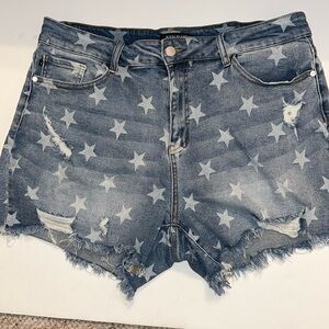 Judy Blue Distressed Star Print shorts